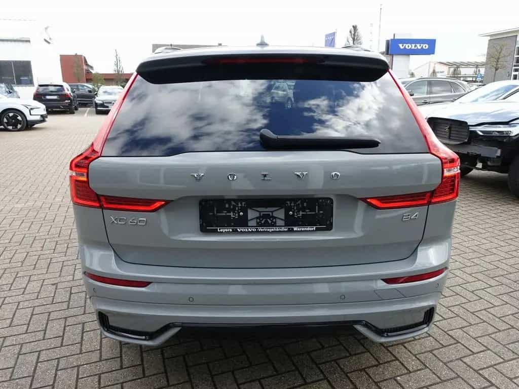 Volvo XC60 Plus B4 Dark/AHK/H&K/BLIS/Memory/Kamera 11/2023-photo-2