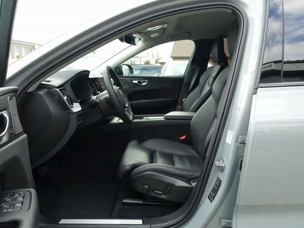 Volvo XC60 Plus B4 Dark/AHK/H&K/BLIS/Memory/Kamera 11/2023-photo-7