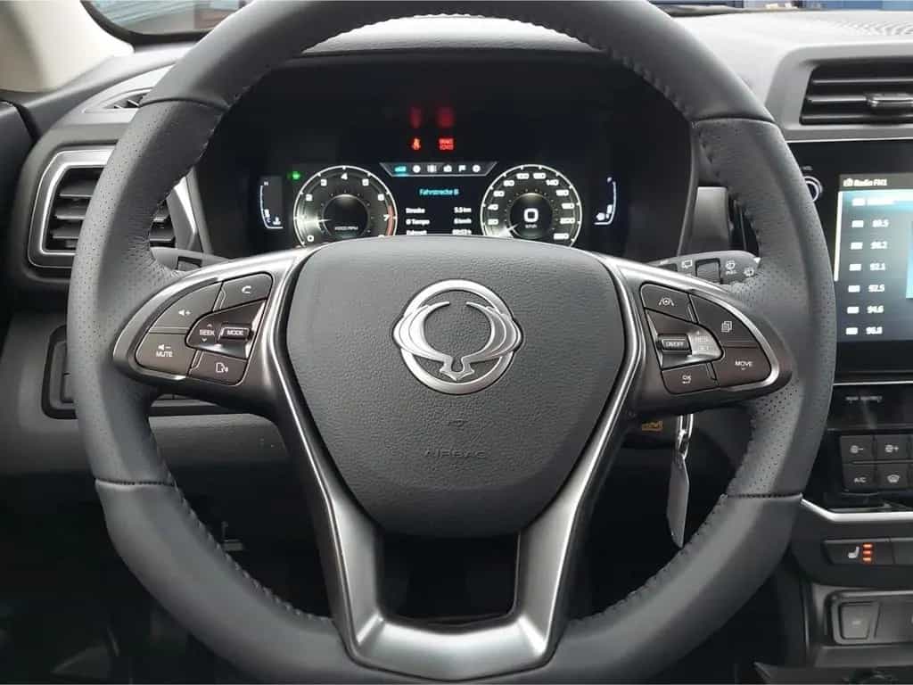 KGM Tivoli NOMAD 1.5 °Navi°RFK°PDC°SHZ°ALU°Tempomat° null-photo-17