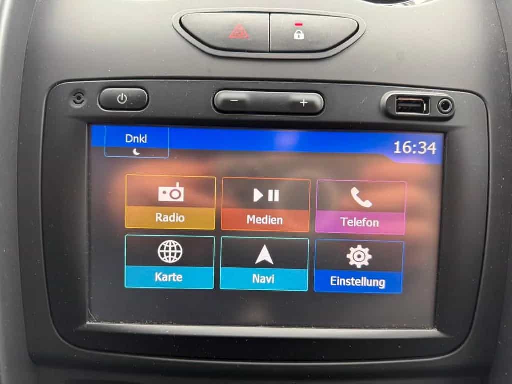 Dacia Duster I Prestige 4x4*AHK*LEDER*NAVI*KAMERA*FES* 08/2016-photo-14