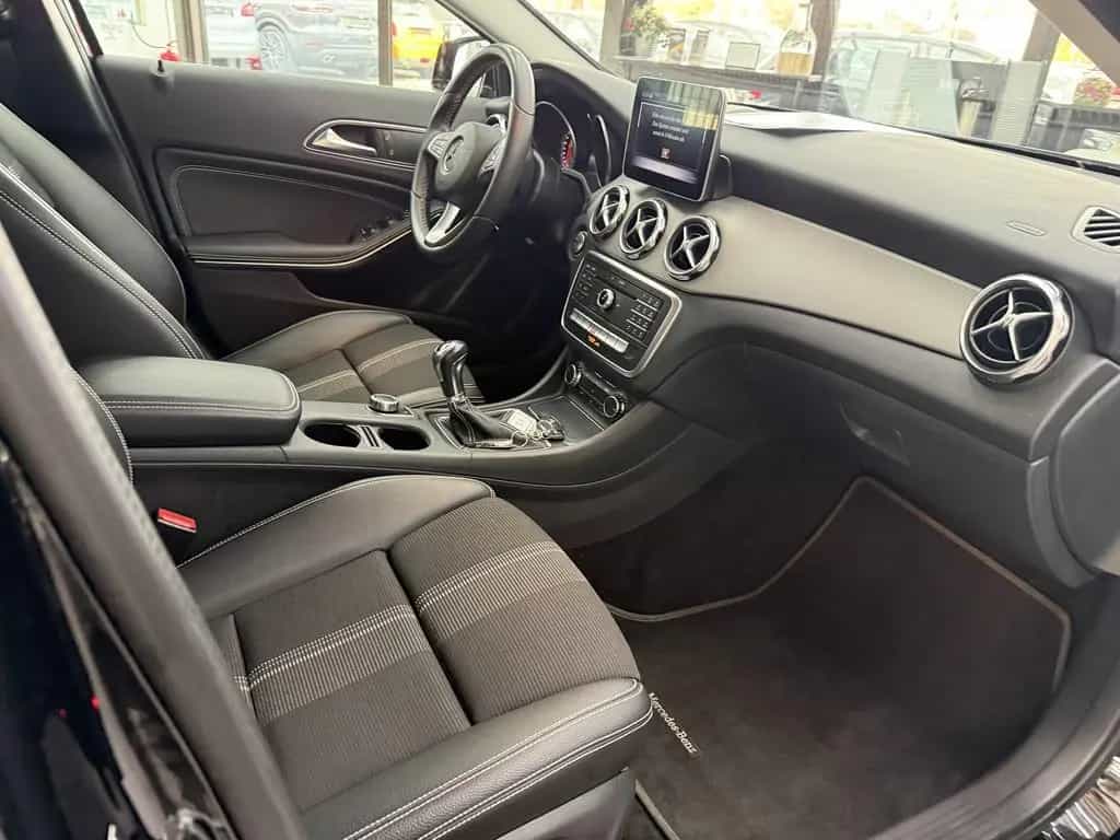 Mercedes-Benz GLA 180 CGI Urban, LED, Leder, Navi, AHK, Sitzh. 11/2017-photo-11