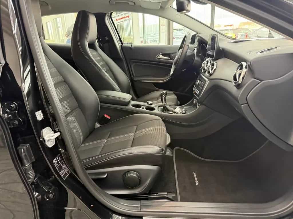 Mercedes-Benz GLA 180 CGI Urban, LED, Leder, Navi, AHK, Sitzh. 11/2017-photo-12