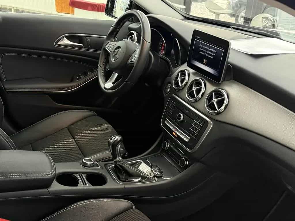 Mercedes-Benz GLA 180 CGI Urban, LED, Leder, Navi, AHK, Sitzh. 11/2017-photo-13
