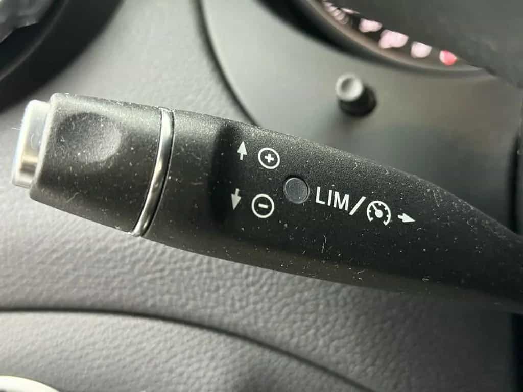Mercedes-Benz GLA 180 CGI Urban, LED, Leder, Navi, AHK, Sitzh. 11/2017-photo-6