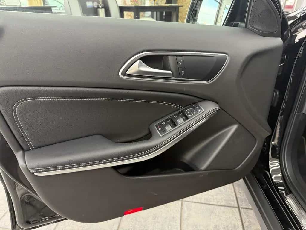 Mercedes-Benz GLA 180 CGI Urban, LED, Leder, Navi, AHK, Sitzh. 11/2017-photo-7