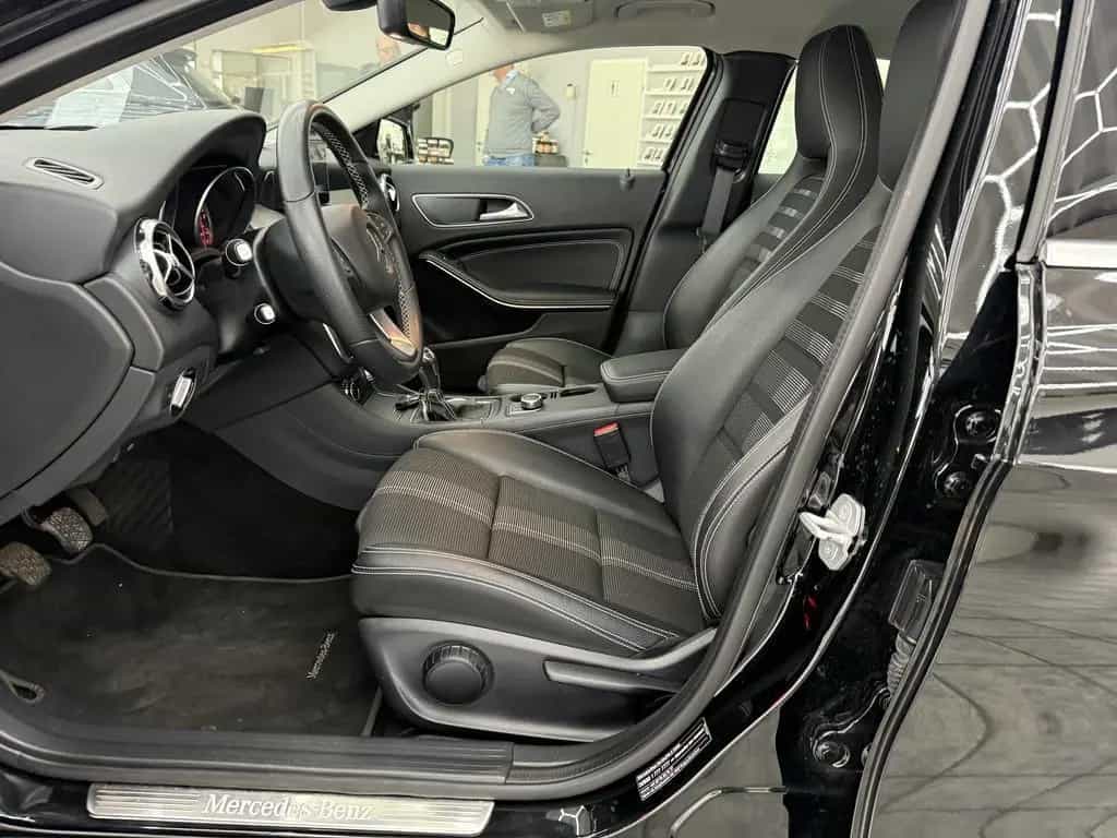 Mercedes-Benz GLA 180 CGI Urban, LED, Leder, Navi, AHK, Sitzh. 11/2017-photo-9