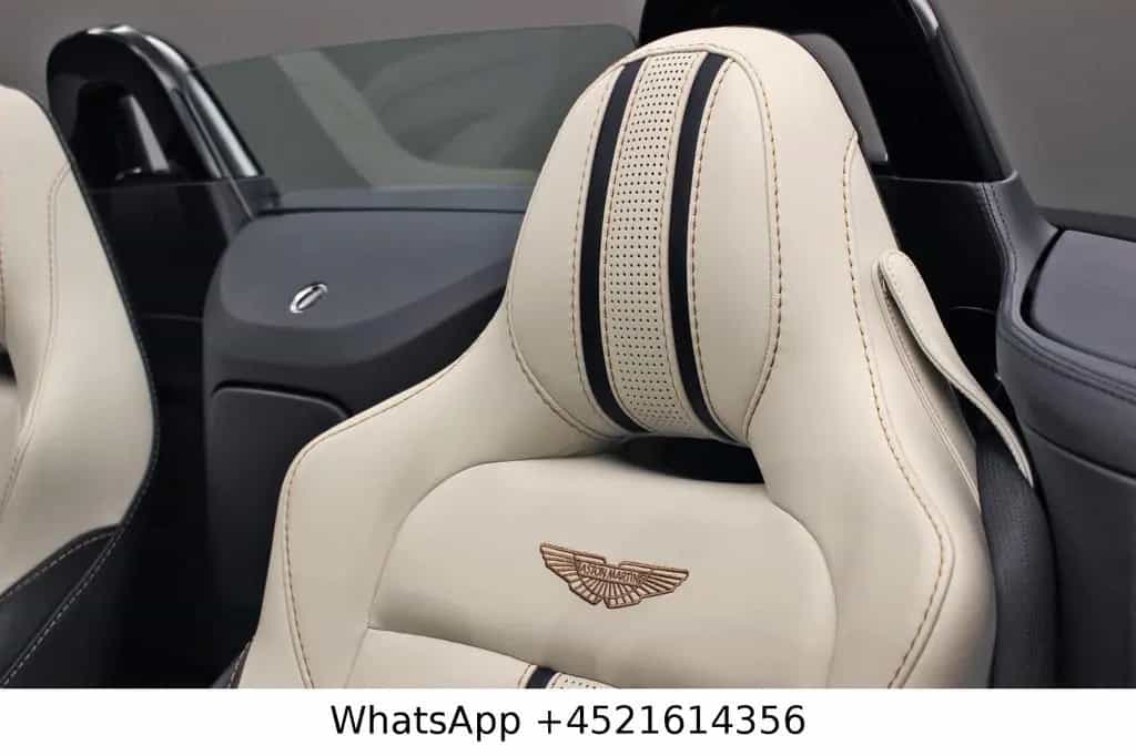 Aston Martin V8 Vantage Roadster 04/2022-photo-10