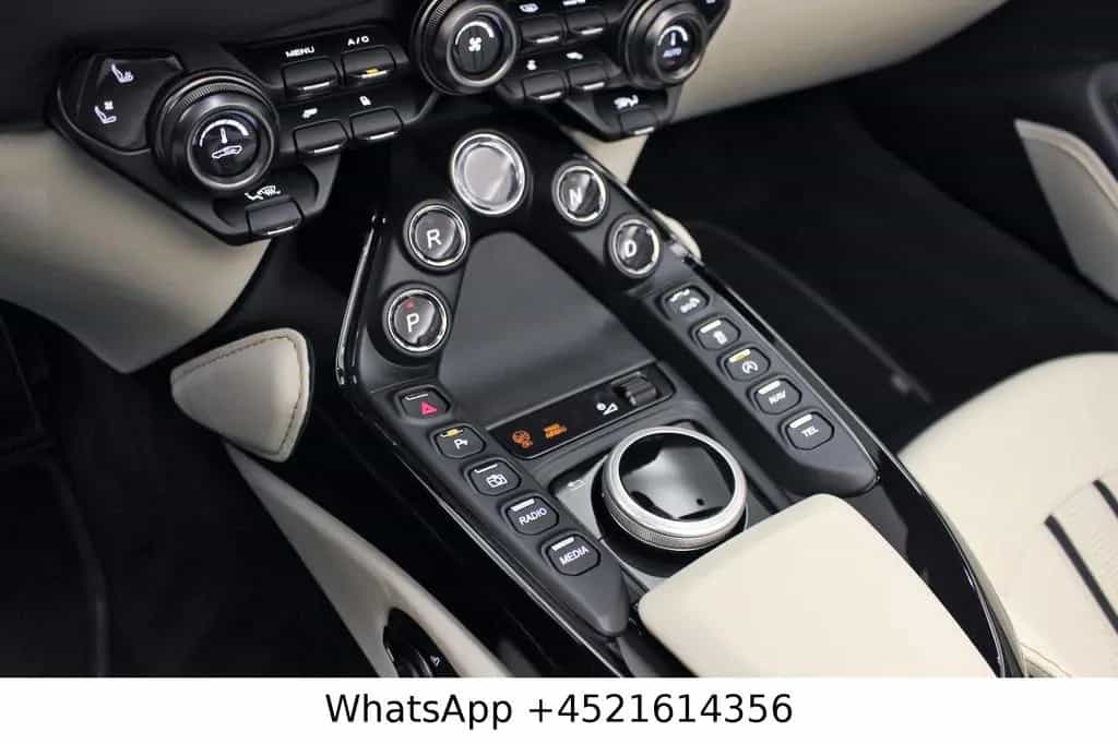 Aston Martin V8 Vantage Roadster 04/2022-photo-13