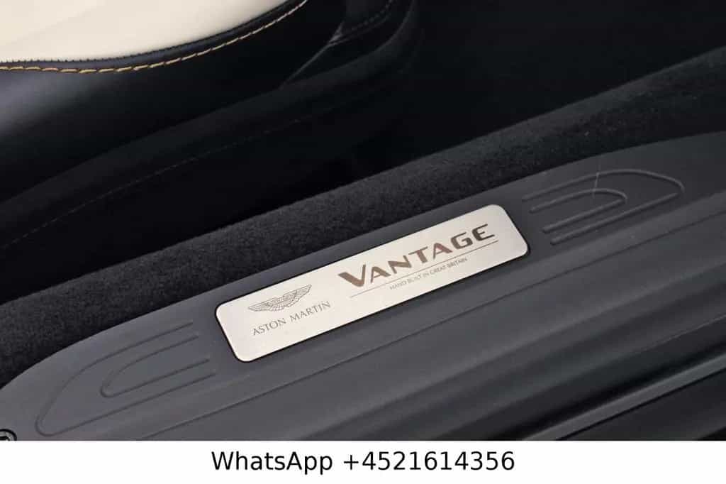 Aston Martin V8 Vantage Roadster 04/2022-photo-18