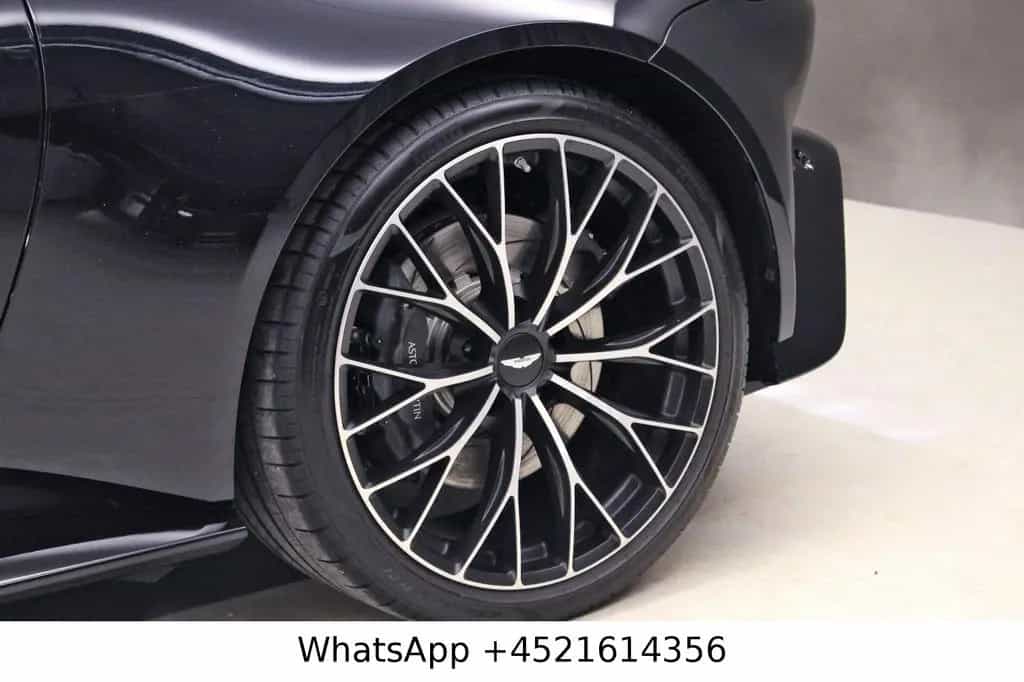 Aston Martin V8 Vantage Roadster 04/2022-photo-8