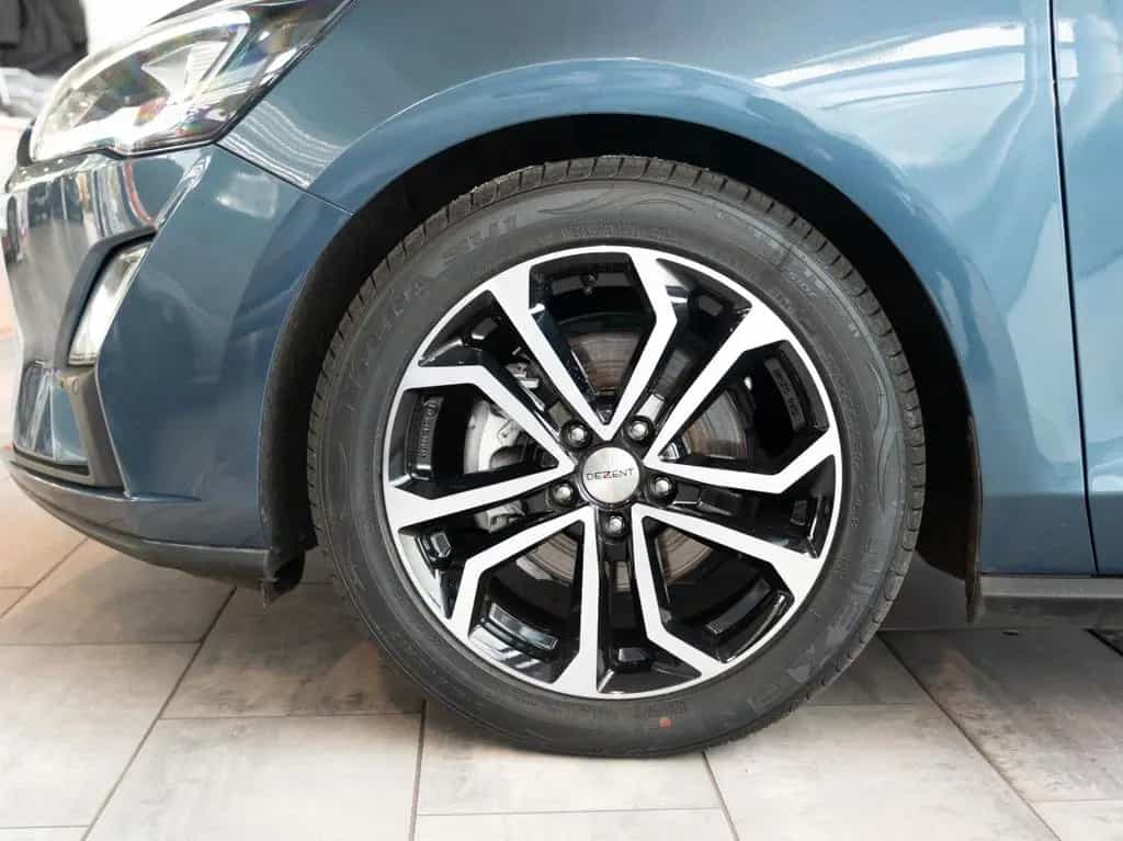Ford Focus Lim. C&C WINTER-P./NAVI/KLIMA/DAB/JRC 11/2020-photo-2