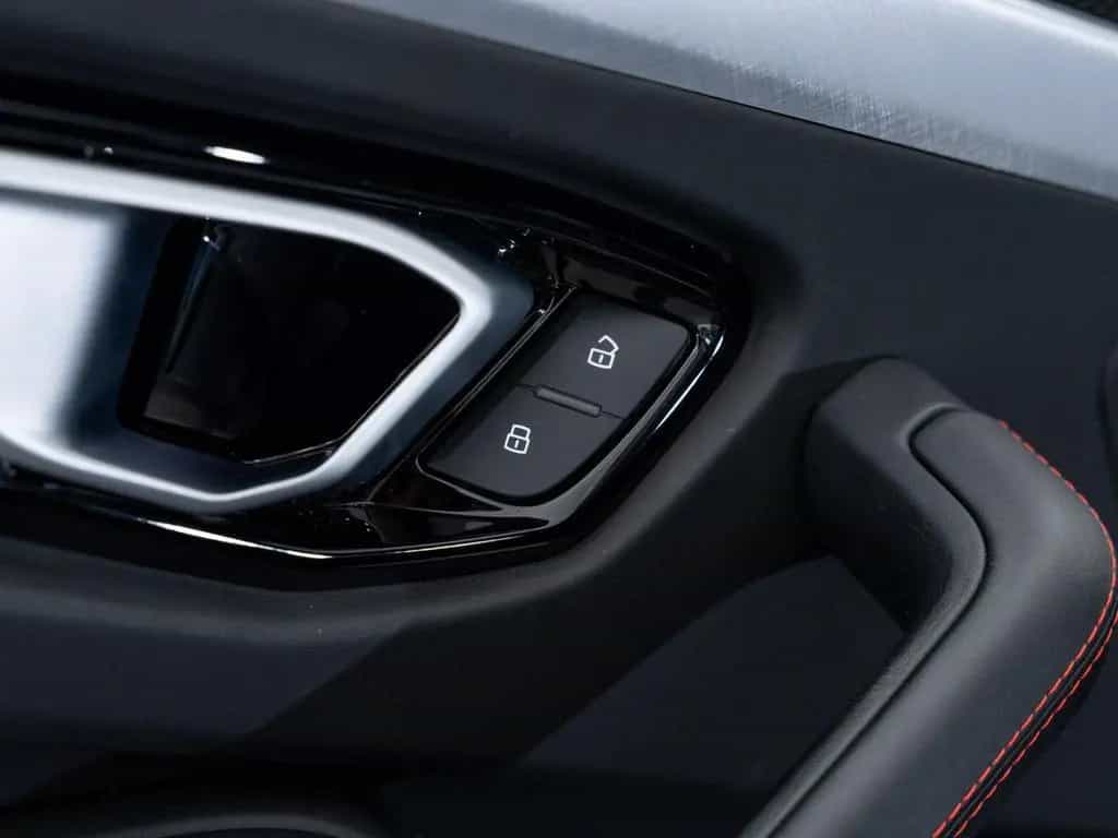 Lamborghini Urus Carbon I B&O I Winter tires 07/2019-photo-24