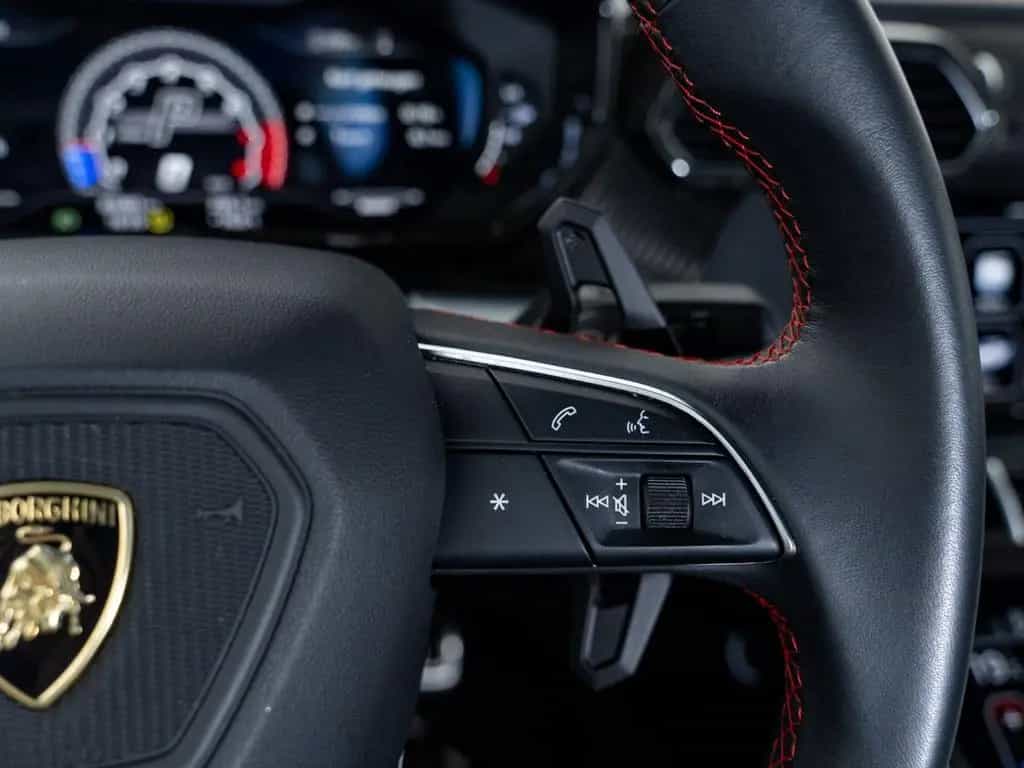 Lamborghini Urus Carbon I B&O I Winter tires 07/2019-photo-35