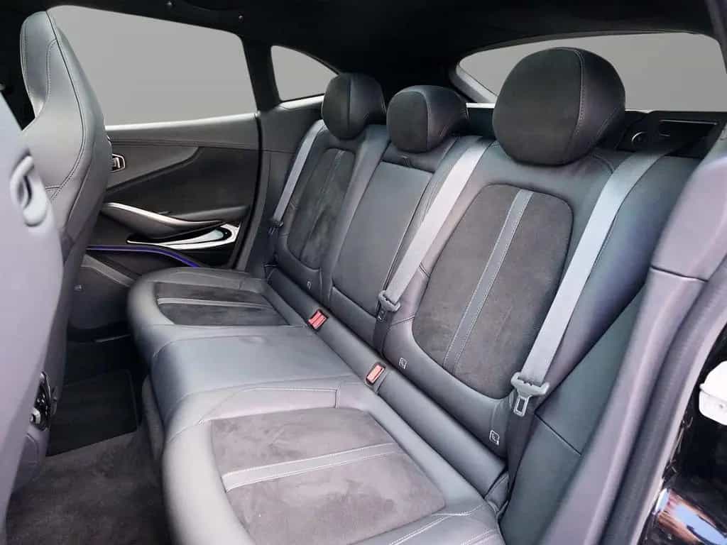 Aston Martin DBX 550 UPE 227.330,-€ Jet Black / Onyx Black 05/2025-photo-32