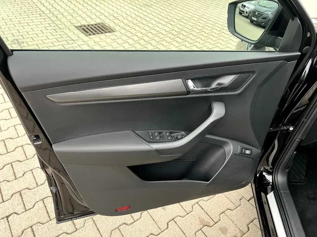 Skoda Karoq 1.5 TSI ACT Clever LED Navi Sitzh. ACC DAB 03/2022-photo-10