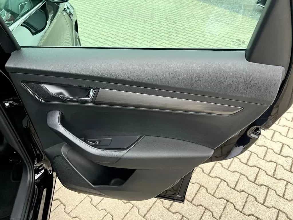 Skoda Karoq 1.5 TSI ACT Clever LED Navi Sitzh. ACC DAB 03/2022-photo-14