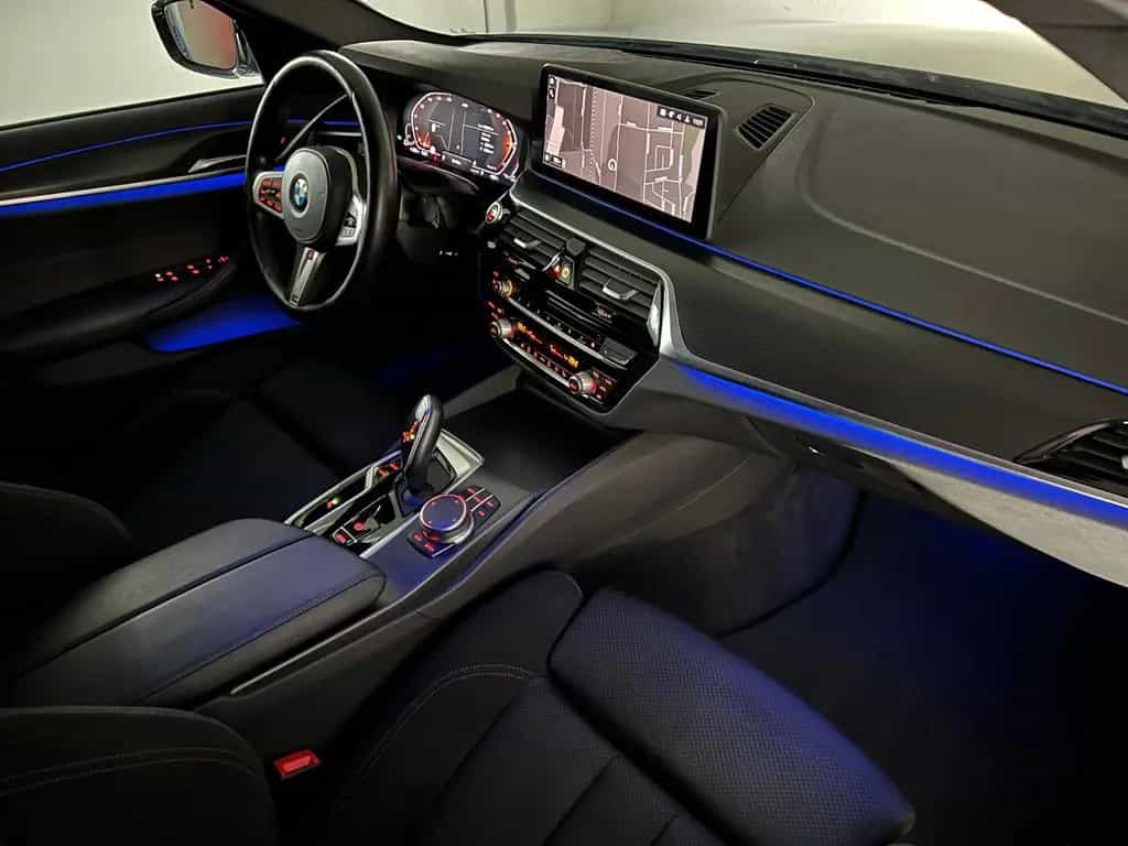 BMW 5 Series 520 d xDrive M SPORT/STHZ/LED/ACC/AHK/AMBIENTE 09/2020-photo-1