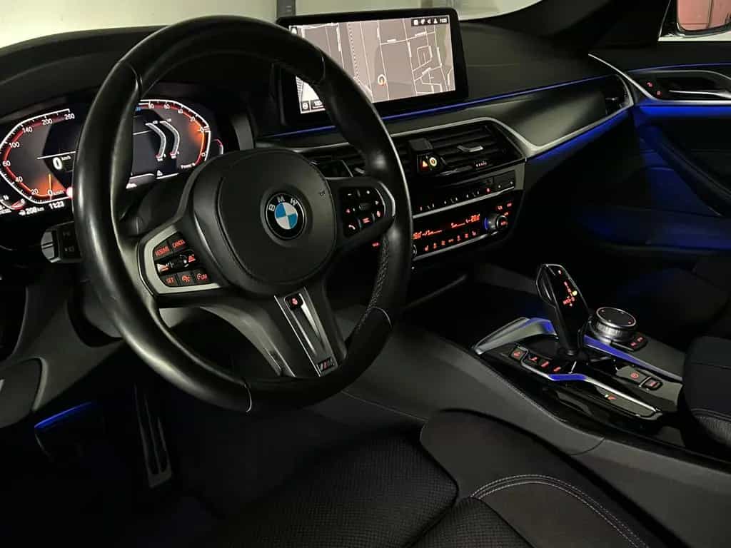 BMW 5 Series 520 d xDrive M SPORT/STHZ/LED/ACC/AHK/AMBIENTE 09/2020-photo-16