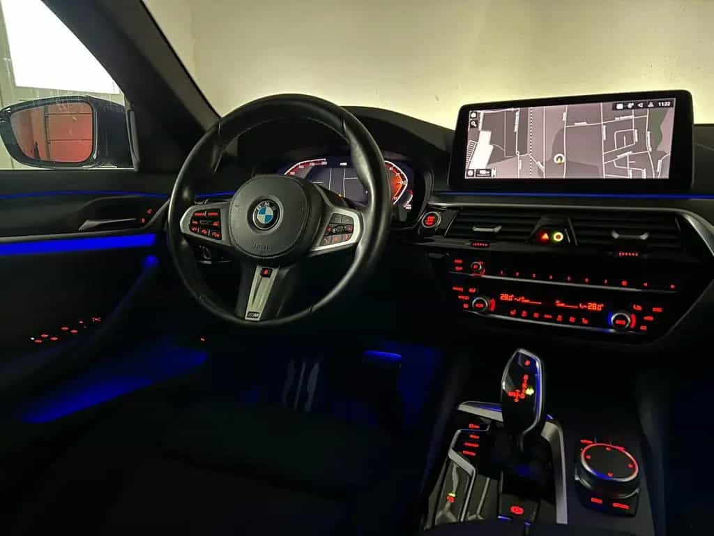 BMW 5 Series 520 d xDrive M SPORT/STHZ/LED/ACC/AHK/AMBIENTE 09/2020-photo-20