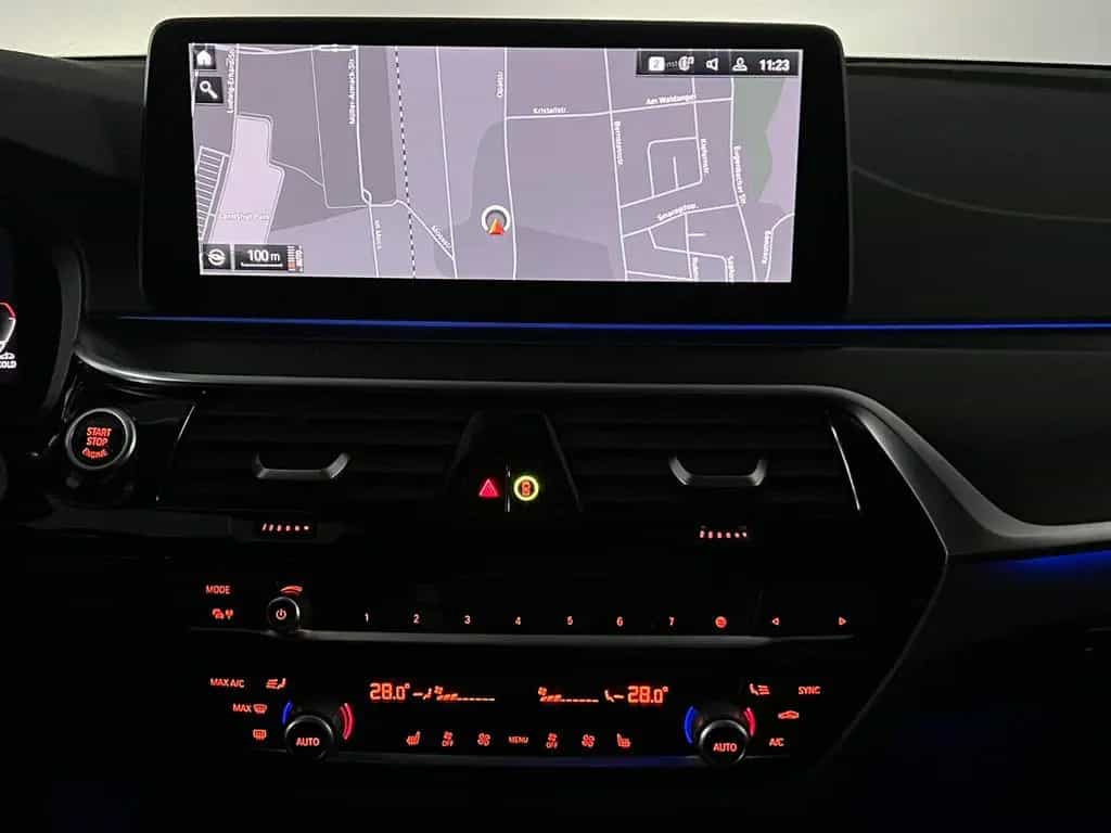 BMW 5 Series 520 d xDrive M SPORT/STHZ/LED/ACC/AHK/AMBIENTE 09/2020-photo-22