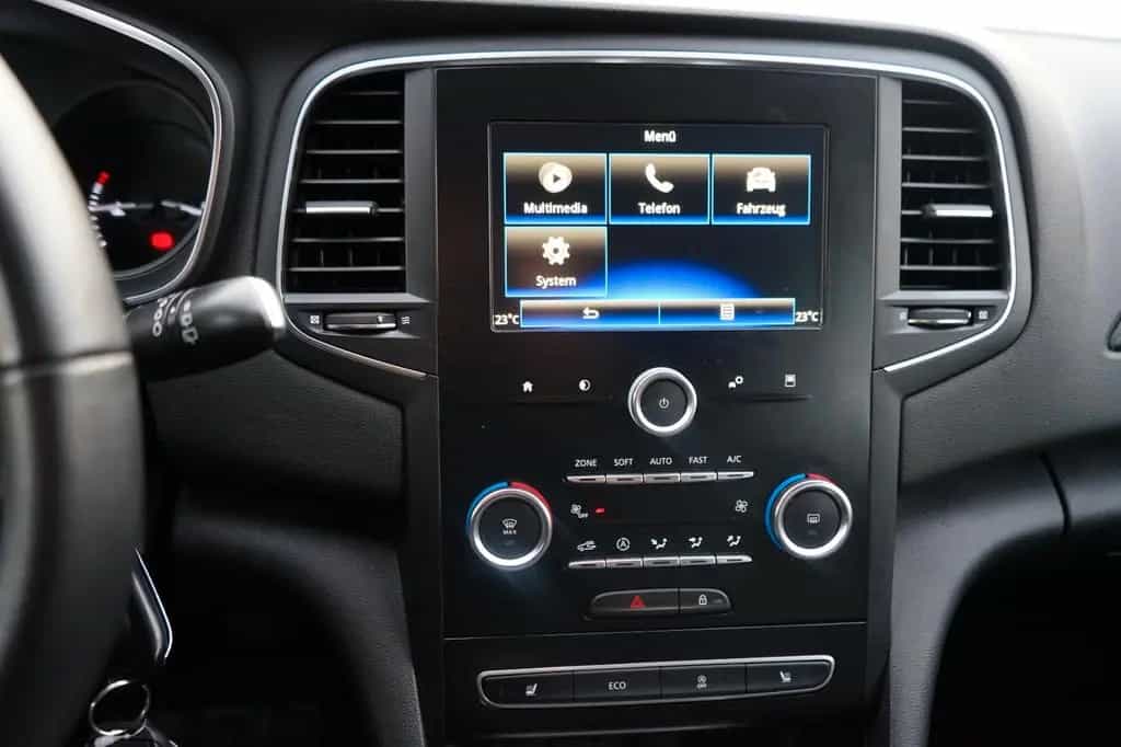 Renault Megane ENERGY TCe 100 Play Grandtour 04/2018-photo-10