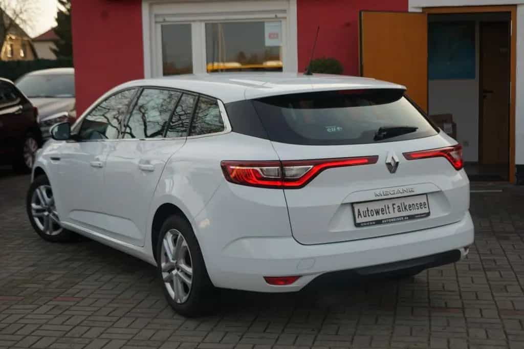 Renault Megane ENERGY TCe 100 Play Grandtour 04/2018-photo-5