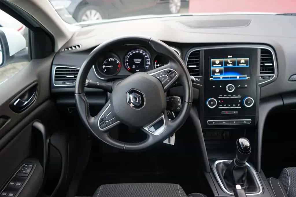 Renault Megane ENERGY TCe 100 Play Grandtour 04/2018-photo-9