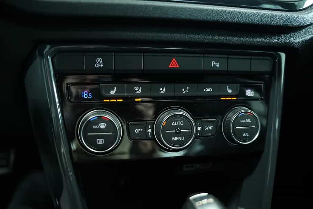 Volkswagen T-Roc 4M Sport *19 *ACC *Digital *AHK *Beats 07/2018-photo-36