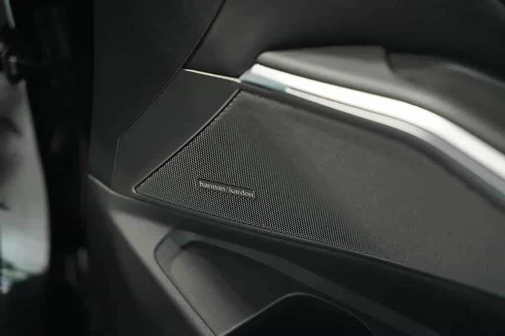 BMW M3 xD Competition *1.H *Carbon*MwSt.*H&K*Leder 11/2023-photo-20