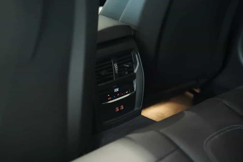 BMW M3 xD Competition *1.H *Carbon*MwSt.*H&K*Leder 11/2023-photo-43