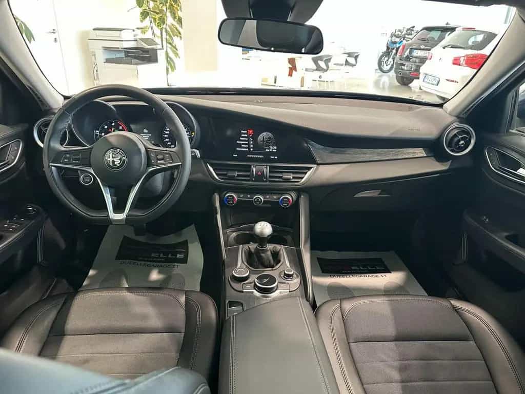 Alfa Romeo Giulia 2.2 Turbodiesel 150 CV Super 04/2018-photo-11