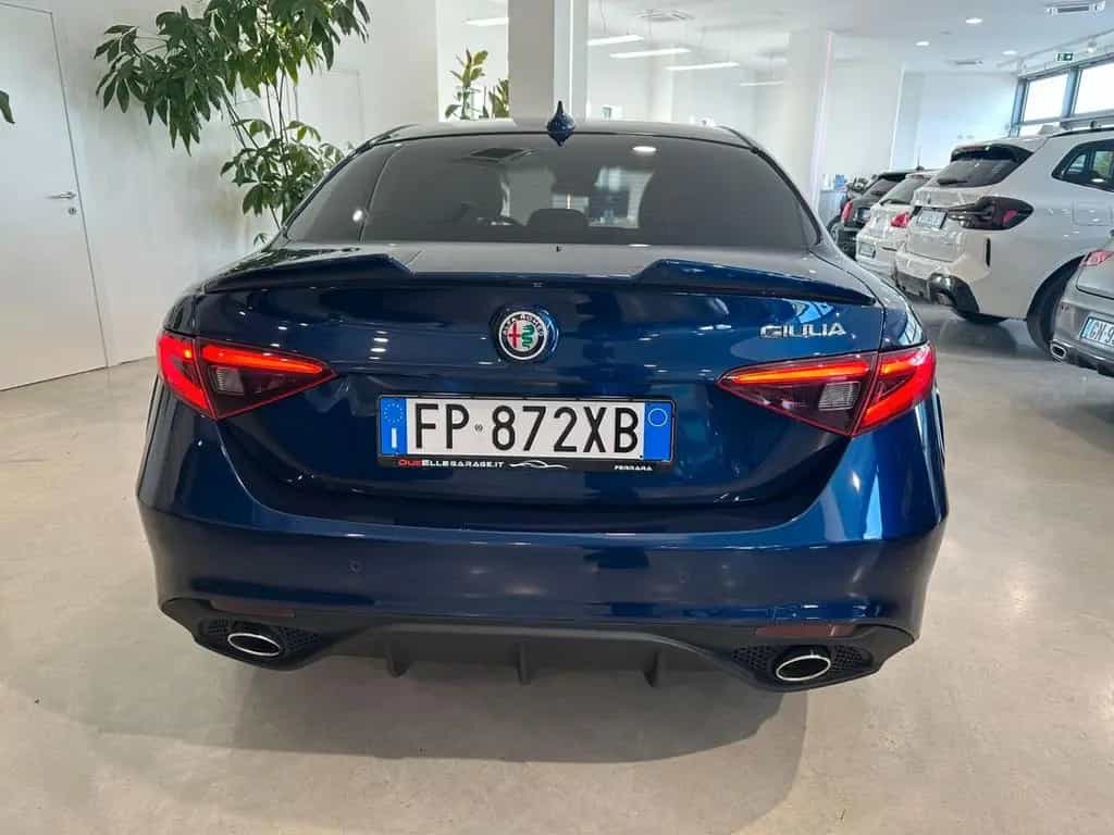 Alfa Romeo Giulia 2.2 Turbodiesel 150 CV Super 04/2018-photo-3