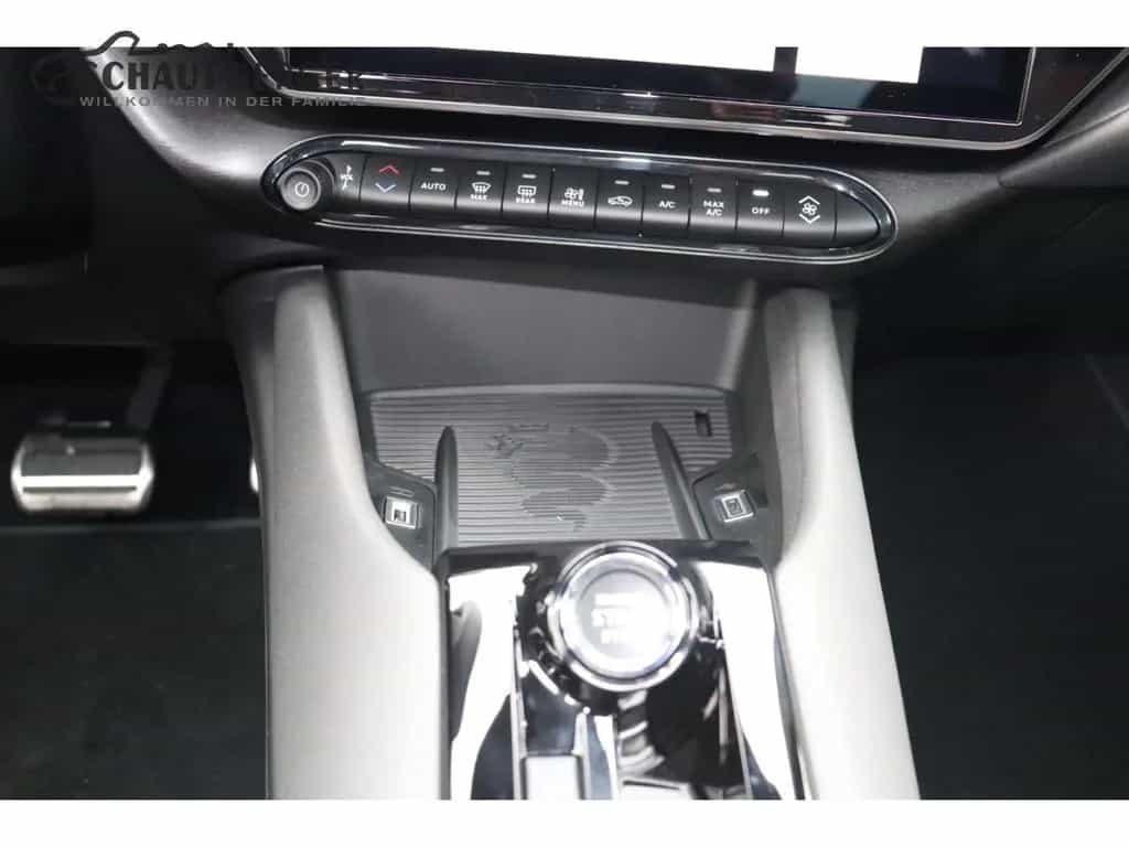 Alfa Romeo Junior Ibrida 1.2 VGT 48V-Hybrid Speciale Navi D 12/2025-photo-17