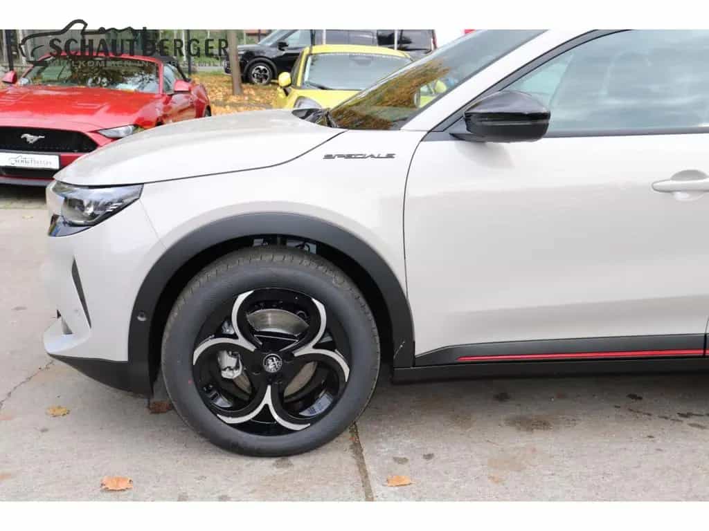 Alfa Romeo Junior Ibrida 1.2 VGT 48V-Hybrid Speciale Navi D 12/2025-photo-2