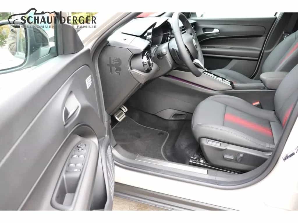 Alfa Romeo Junior Ibrida 1.2 VGT 48V-Hybrid Speciale Navi D 12/2025-photo-24
