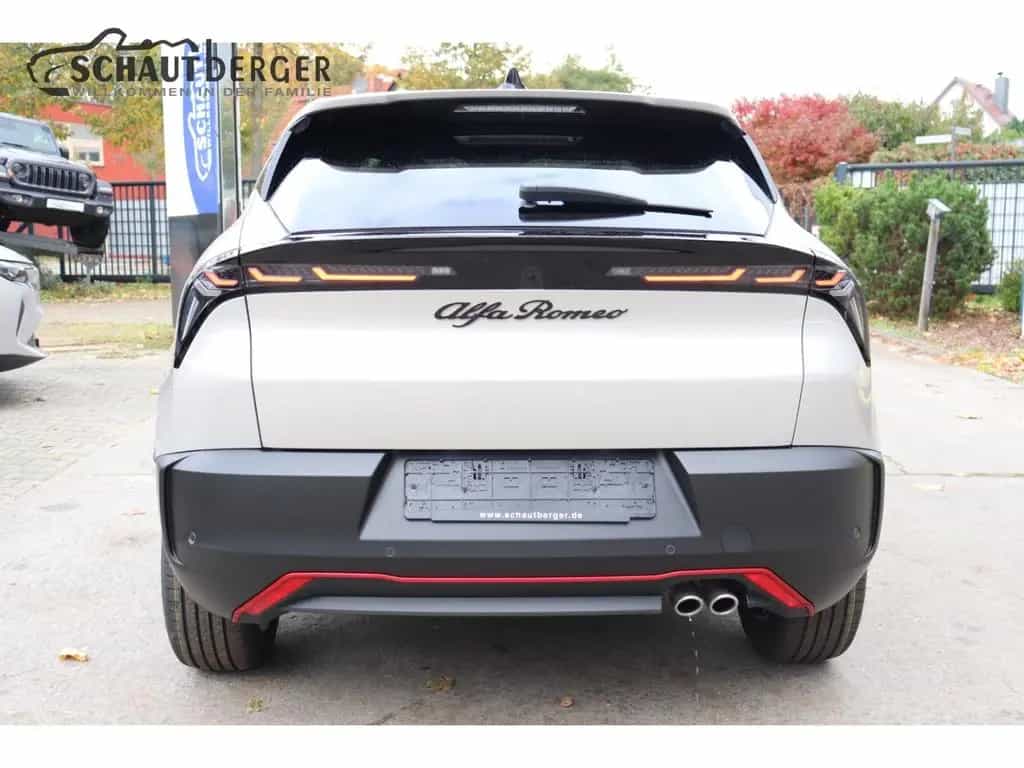 Alfa Romeo Junior Ibrida 1.2 VGT 48V-Hybrid Speciale Navi D 12/2025-photo-9