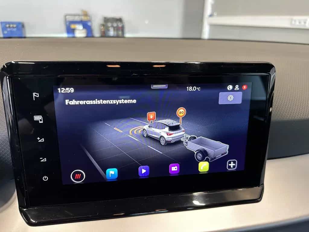 Seat Arona 1,5TSI DSG FR 18´´AHK Alcant. Full LED NAV 06/2025-photo-20