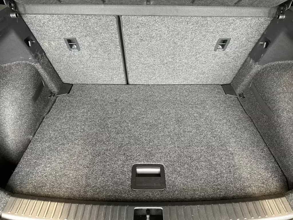 Seat Arona 1,5TSI DSG FR 18´´AHK Alcant. Full LED NAV 06/2025-photo-23