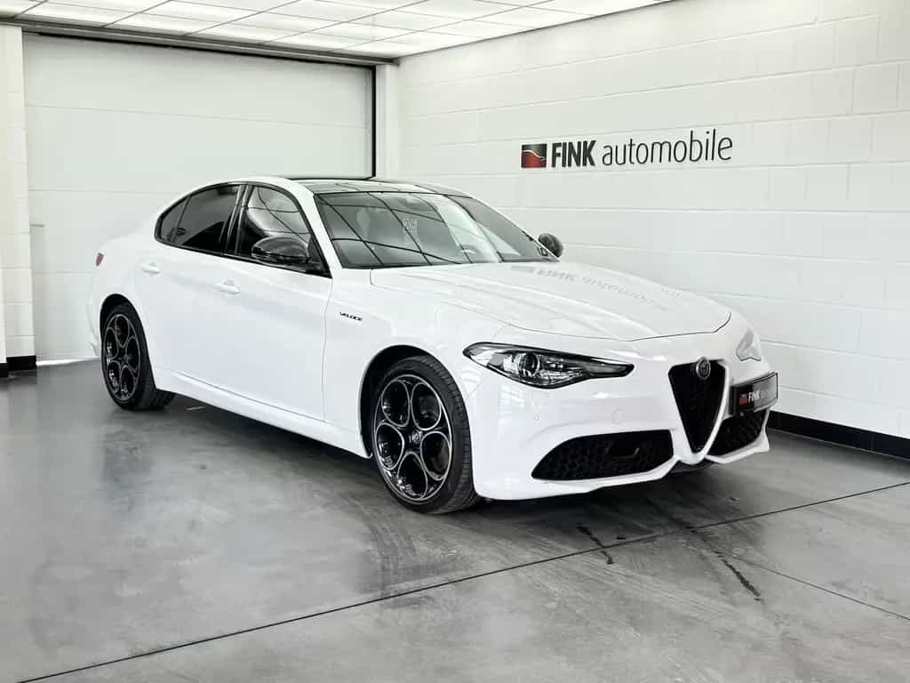 Alfa Romeo Giulia 2.0 Veloce Q4 Turbo Panoramadach Xenon 03/2022-photo-0