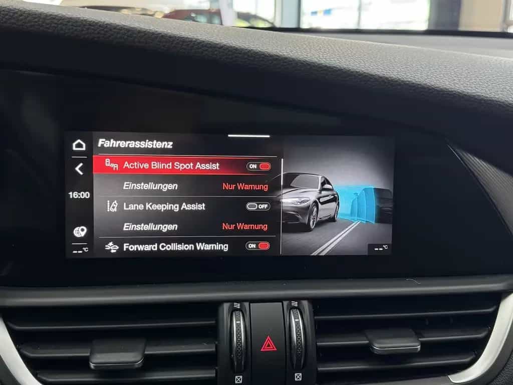 Alfa Romeo Giulia 2.0 Veloce Q4 Turbo Panoramadach Xenon 03/2022-photo-23