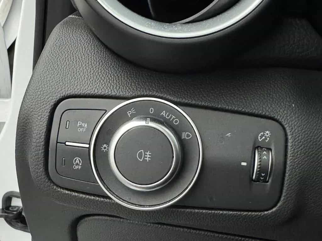 Alfa Romeo Giulia 2.0 Veloce Q4 Turbo Panoramadach Xenon 03/2022-photo-30