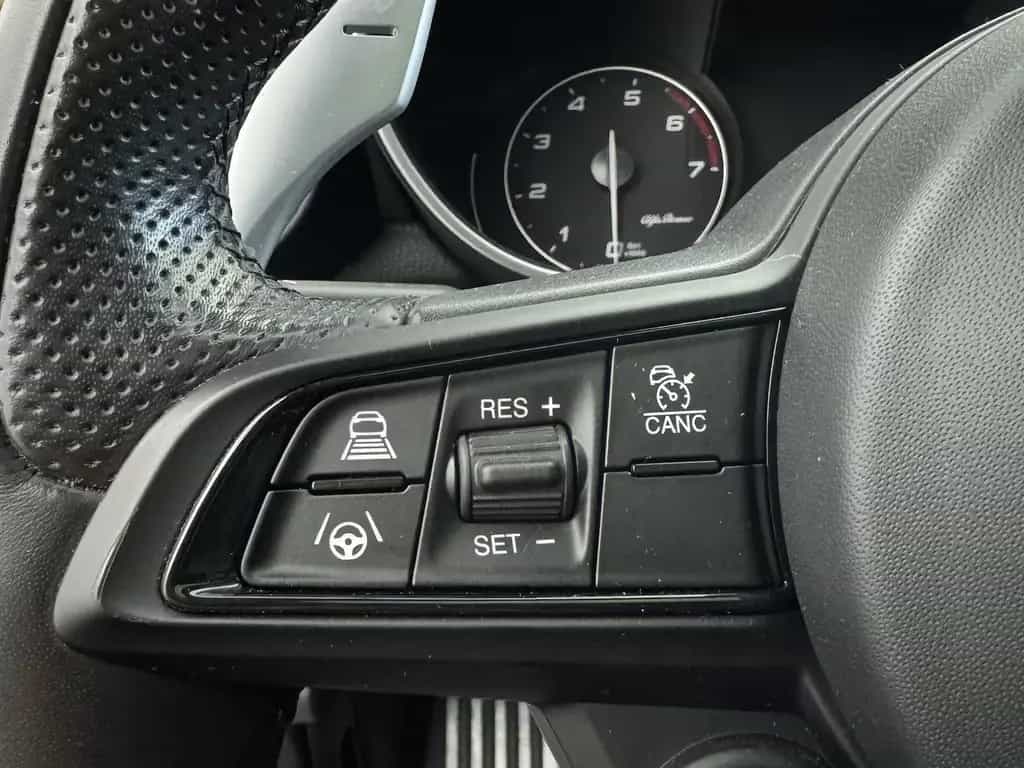 Alfa Romeo Giulia 2.0 Veloce Q4 Turbo Panoramadach Xenon 03/2022-photo-32