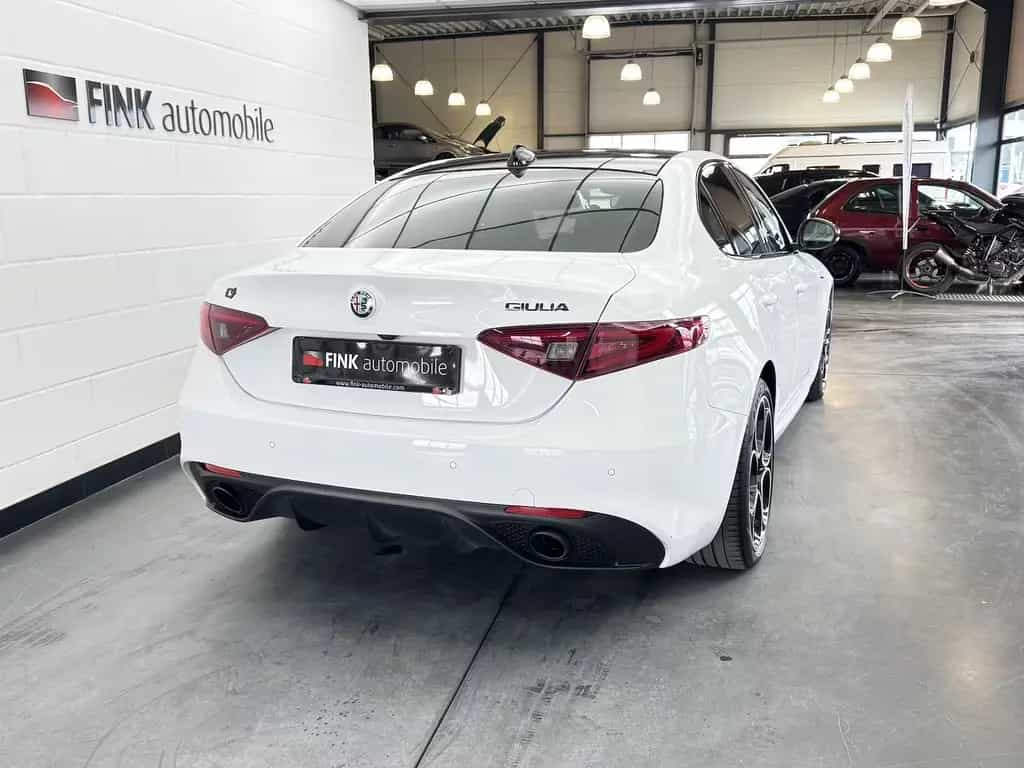 Alfa Romeo Giulia 2.0 Veloce Q4 Turbo Panoramadach Xenon 03/2022-photo-7