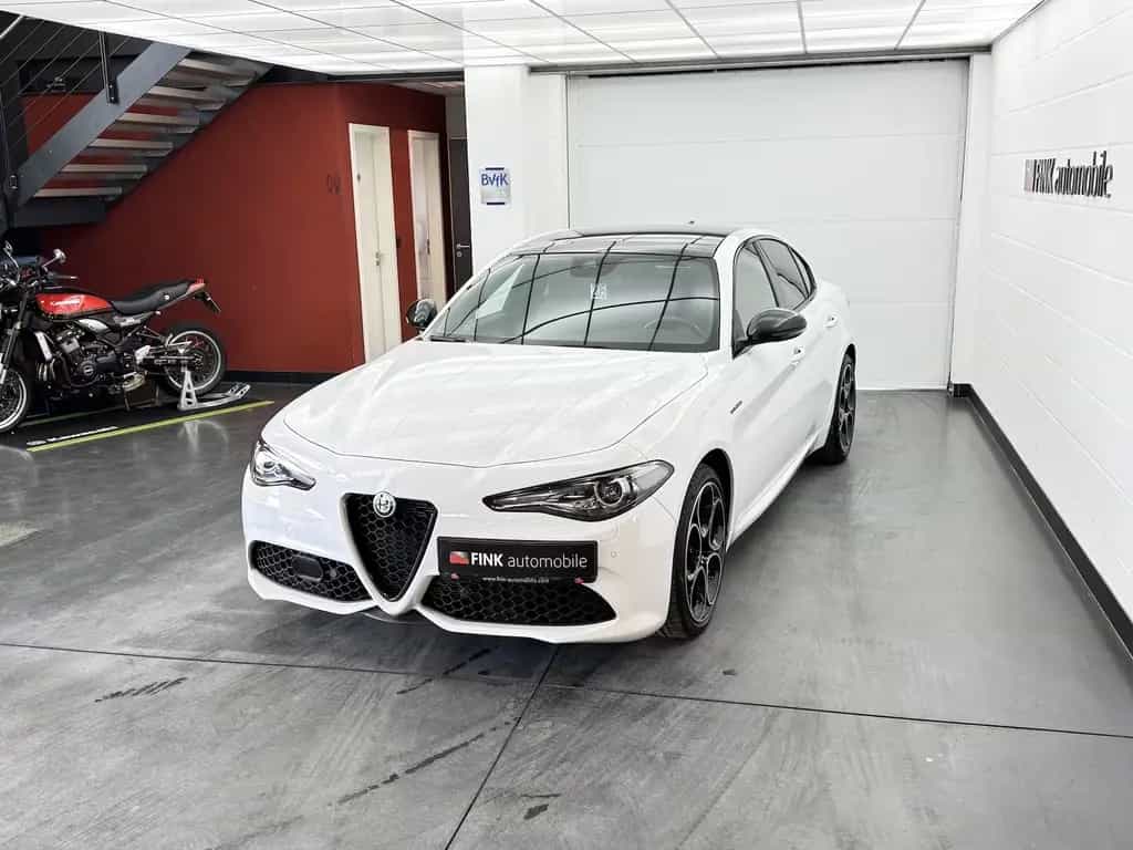 Alfa Romeo Giulia 2.0 Veloce Q4 Turbo Panoramadach Xenon 03/2022-photo-8