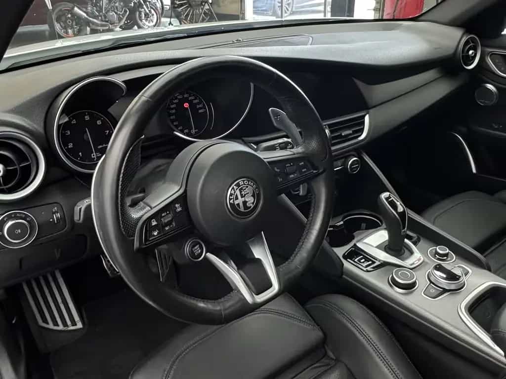 Alfa Romeo Giulia 2.0 Veloce Q4 Turbo Panoramadach Xenon 03/2022-photo-9