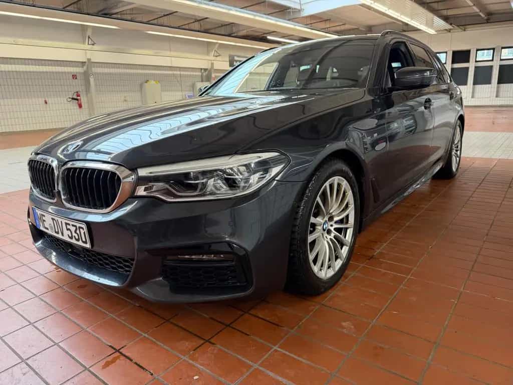 BMW 5 Series 530d xDrive Touring A - 02/2019-photo-1