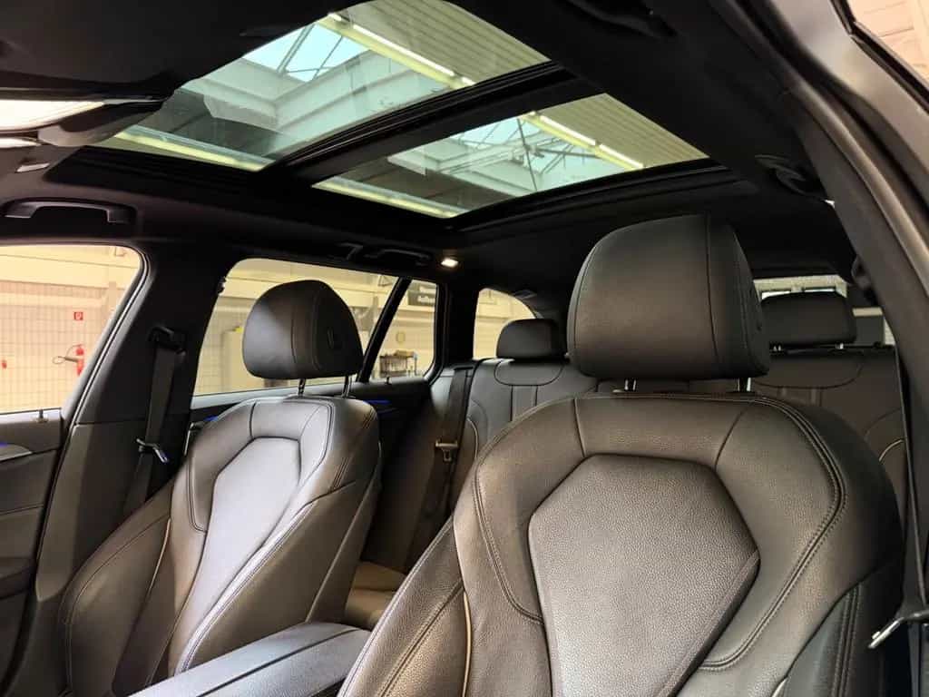BMW 5 Series 530d xDrive Touring A - 02/2019-photo-10