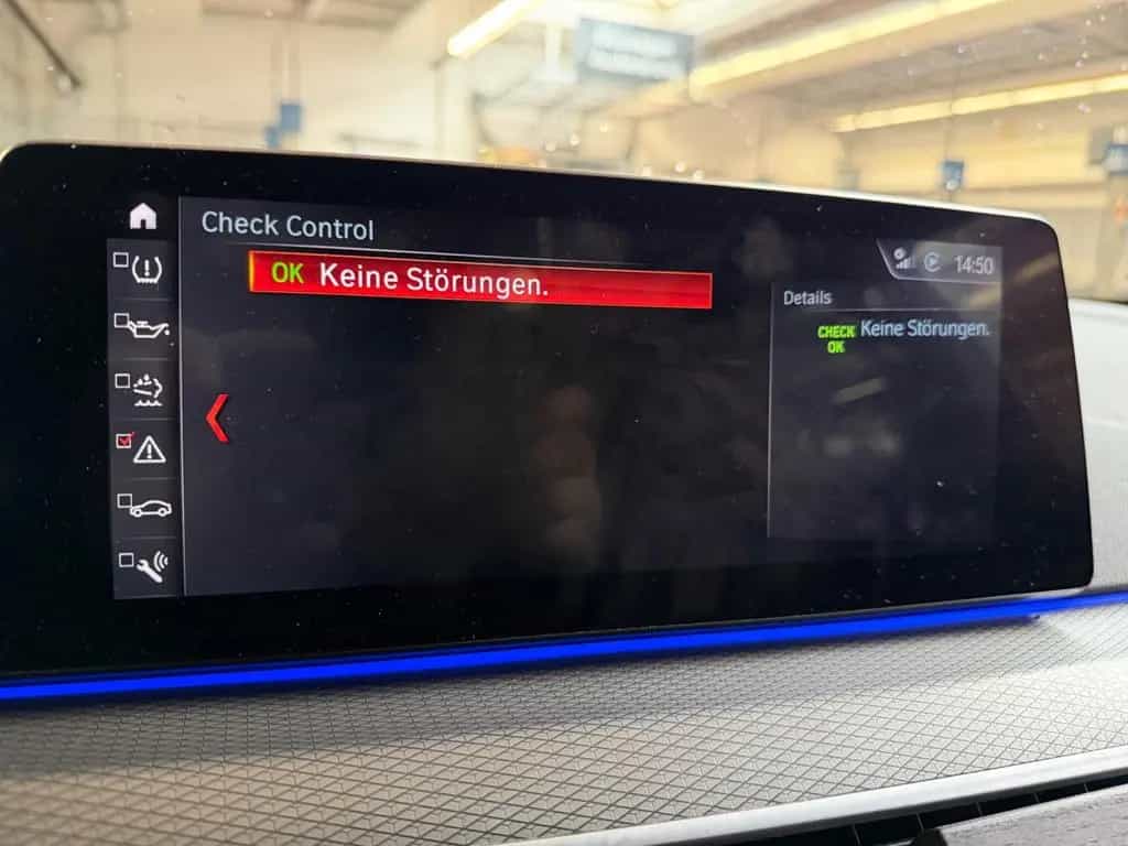 BMW 5 Series 530d xDrive Touring A - 02/2019-photo-11