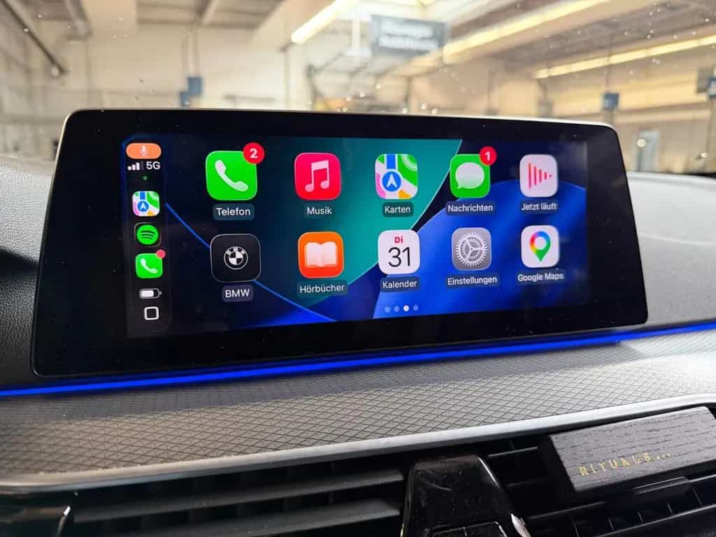 BMW 5 Series 530d xDrive Touring A - 02/2019-photo-13