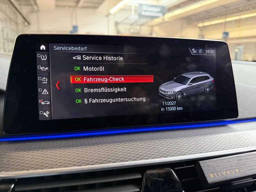 BMW 5 Series 530d xDrive Touring A - 02/2019-photo-16